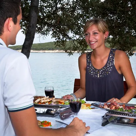 Glamping Tents - Camp Slatina Martinscica (Cres)