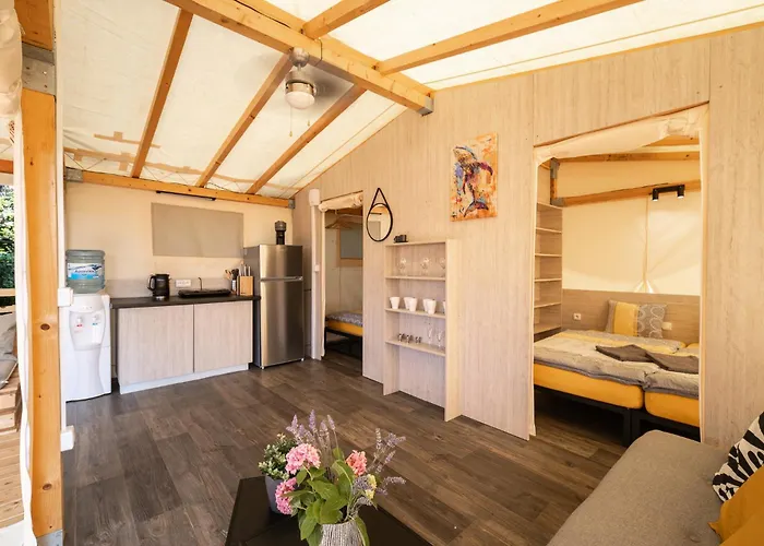 Kamp alanı Glamping Tents - Camp Slatina *
