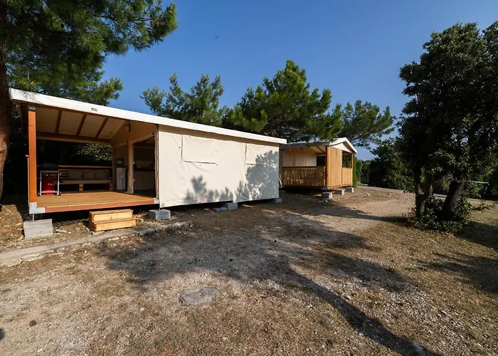 Kamp alanı Glamping Tents - Camp Slatina *